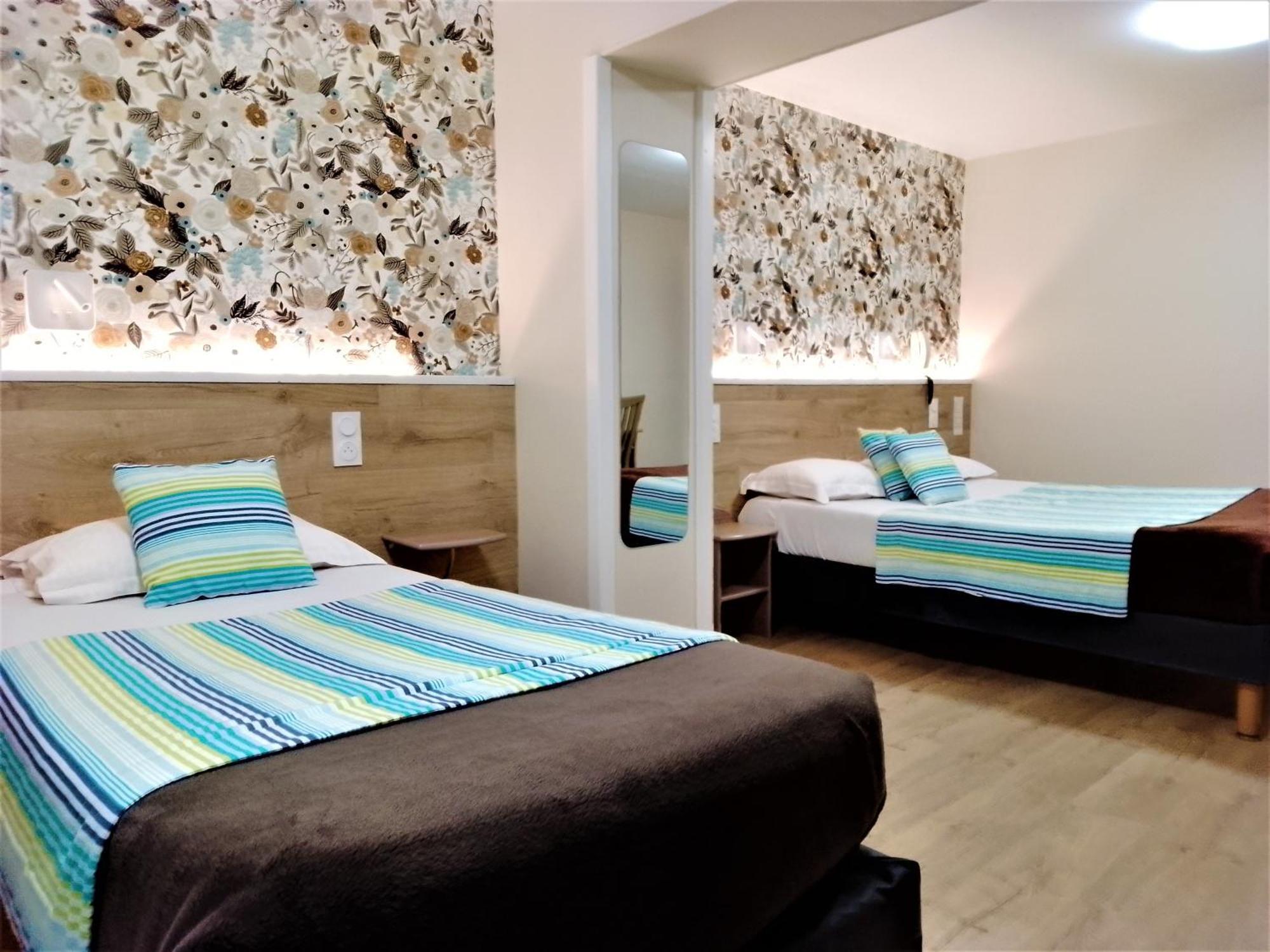 Logis Hotel Andreinia & Cabanes Esterencuby Exterior photo