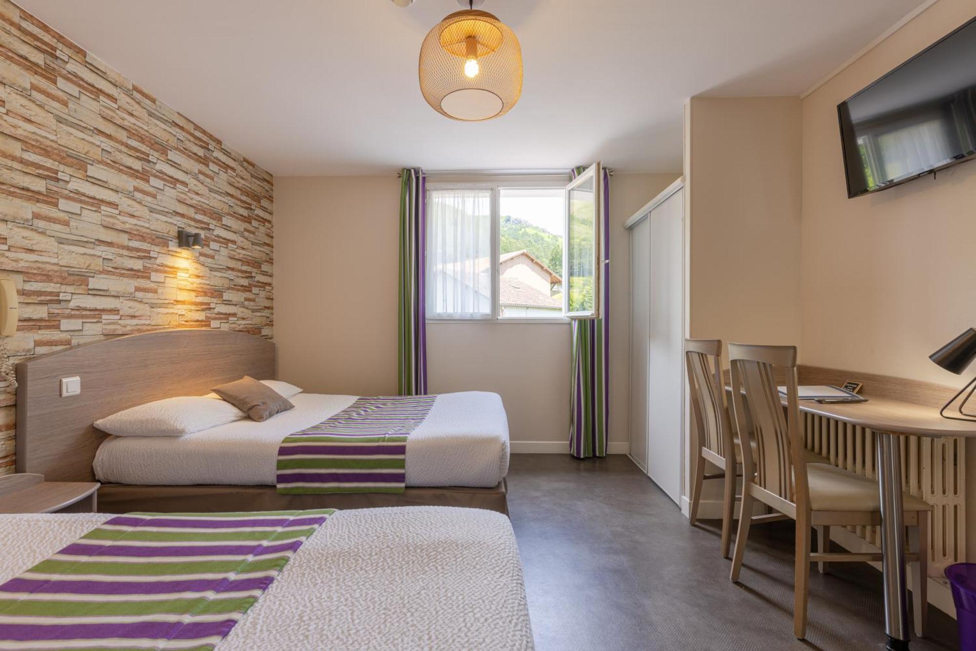 Logis Hotel Andreinia & Cabanes Esterencuby Exterior photo